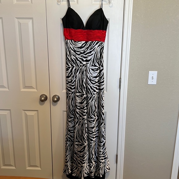 Jovani Silk Prom Dress - Picture 1 of 10